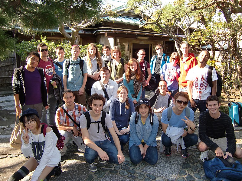 kamakura2 Overnight Culture Class trip to Kamakura. Group photo in front of the ryokan (Japanese inn) where they stayed.