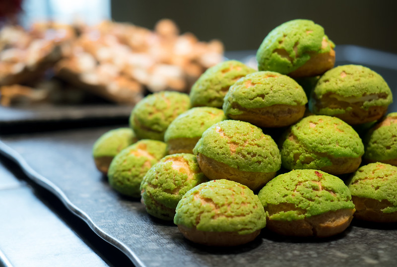 Matcha flavored Choux cream puffs